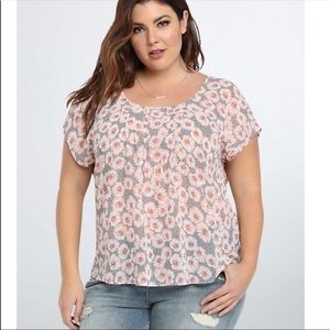 Torrid Grey/Peach Floral Tulip Back Blouse Size 3